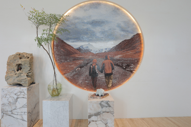 Művészeti kiállítási állvány és márványfestmények